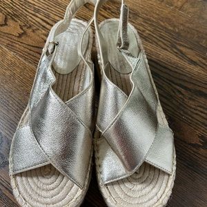 NWT Size 10 Marc Fisher platform sandals